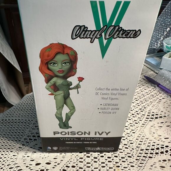Vinyl Vixens Vinyl Sugar DC Comics Poison Ivy Collectible Figure - NIB - Picture 3 of 4